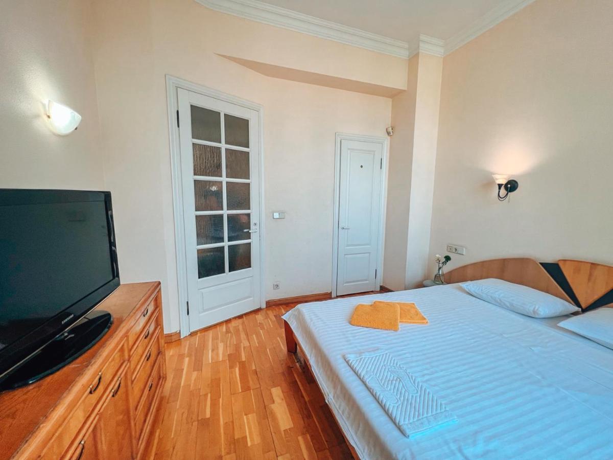 Apartments Rentals Ukraine On Kreshchatik Kiev Ngoại thất bức ảnh
