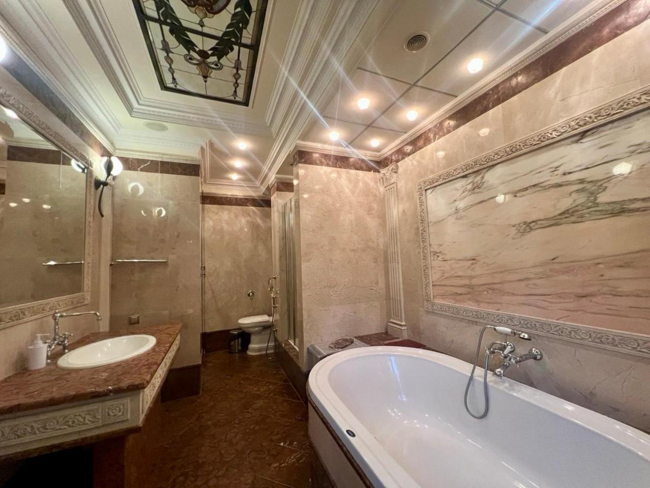 Apartments Rentals Ukraine On Kreshchatik Kiev Ngoại thất bức ảnh